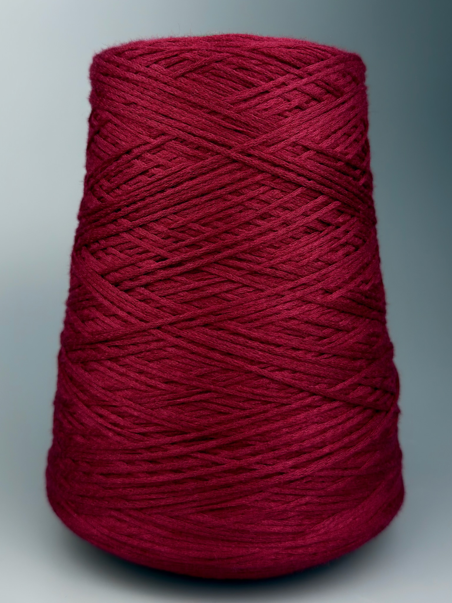 Art. Rubino Royal – Filato a Catenella Lana Merino Extrafine, Seta col. Lampone 330 m / 100 g | Zimpfer Wolle Selezione foto 2